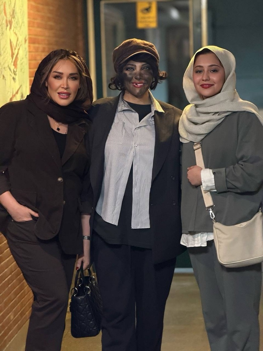 گریم جالب صدف اسپهبدی در تئاتر شبانه ۱