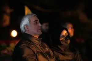 آقا سید مجتبی با صدای رسا این بیعت را فریاد می‌زنم