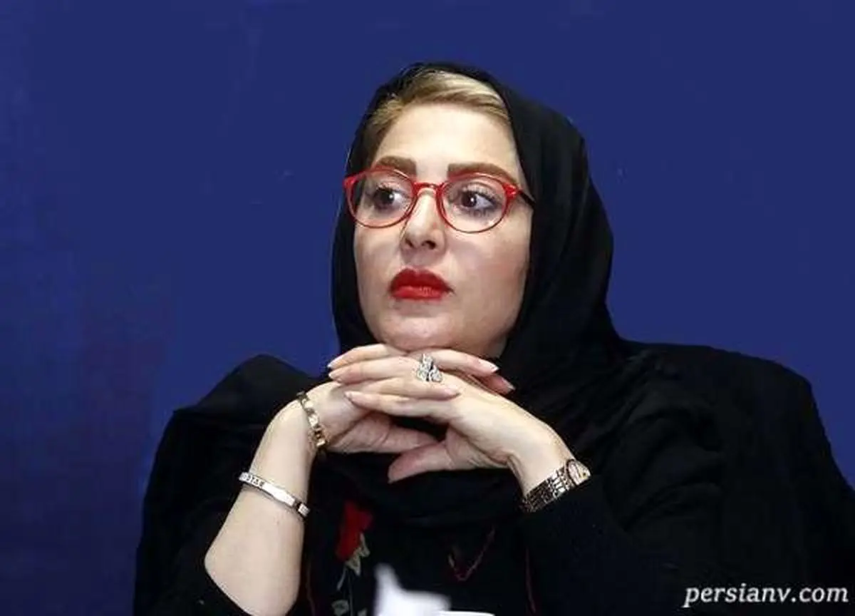 مداحی ژیلا صادقی برای ترامپ به زبان انگلیسی/فیلم