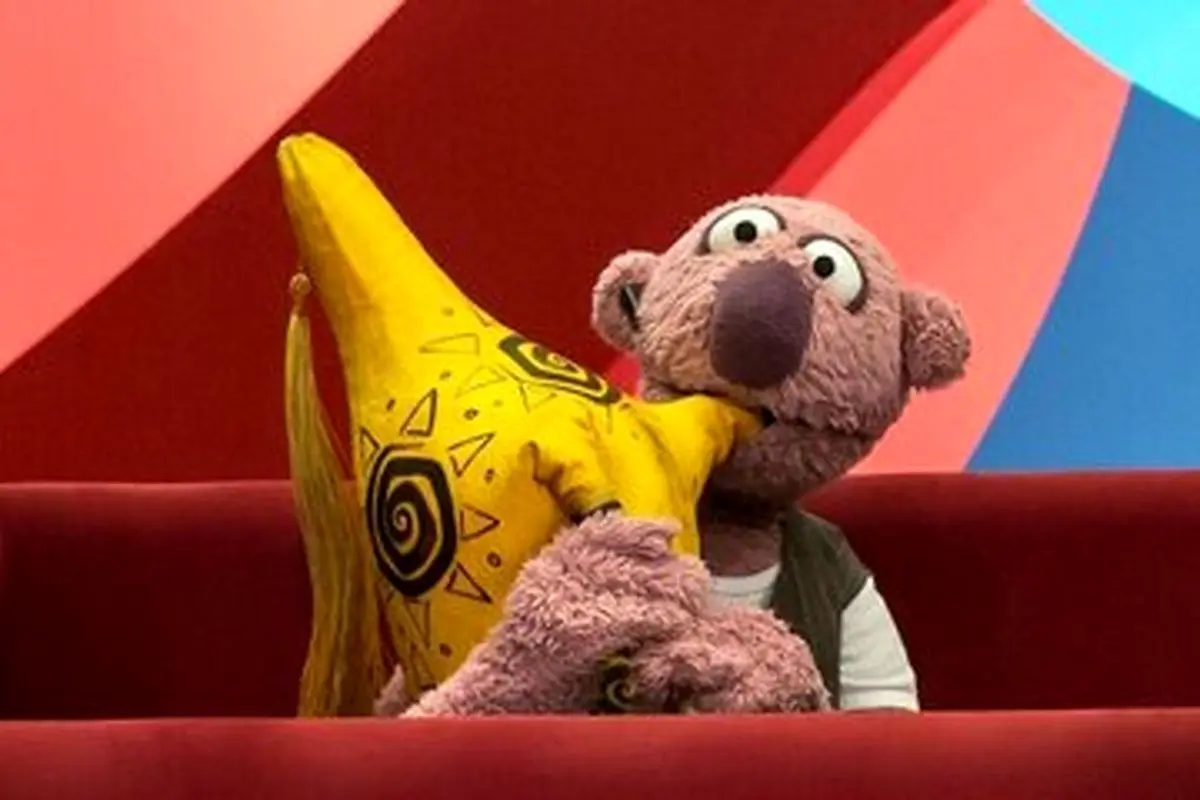 عیادت جناب خان از کودکان مجروح جنگ در بیمارستان مفید/ عکس