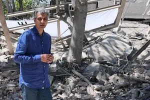 بازدید عادل فردوسی‌پور از دانشگاه صنعتی شریف