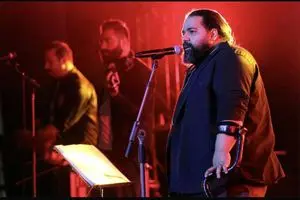 رضا صادقی برای سریال «اهلِ ایران» خواند/ ویدئو