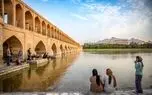 شادی و سرور مردم اصفهان پس از جاری شدن آب در زیر پل خواجو