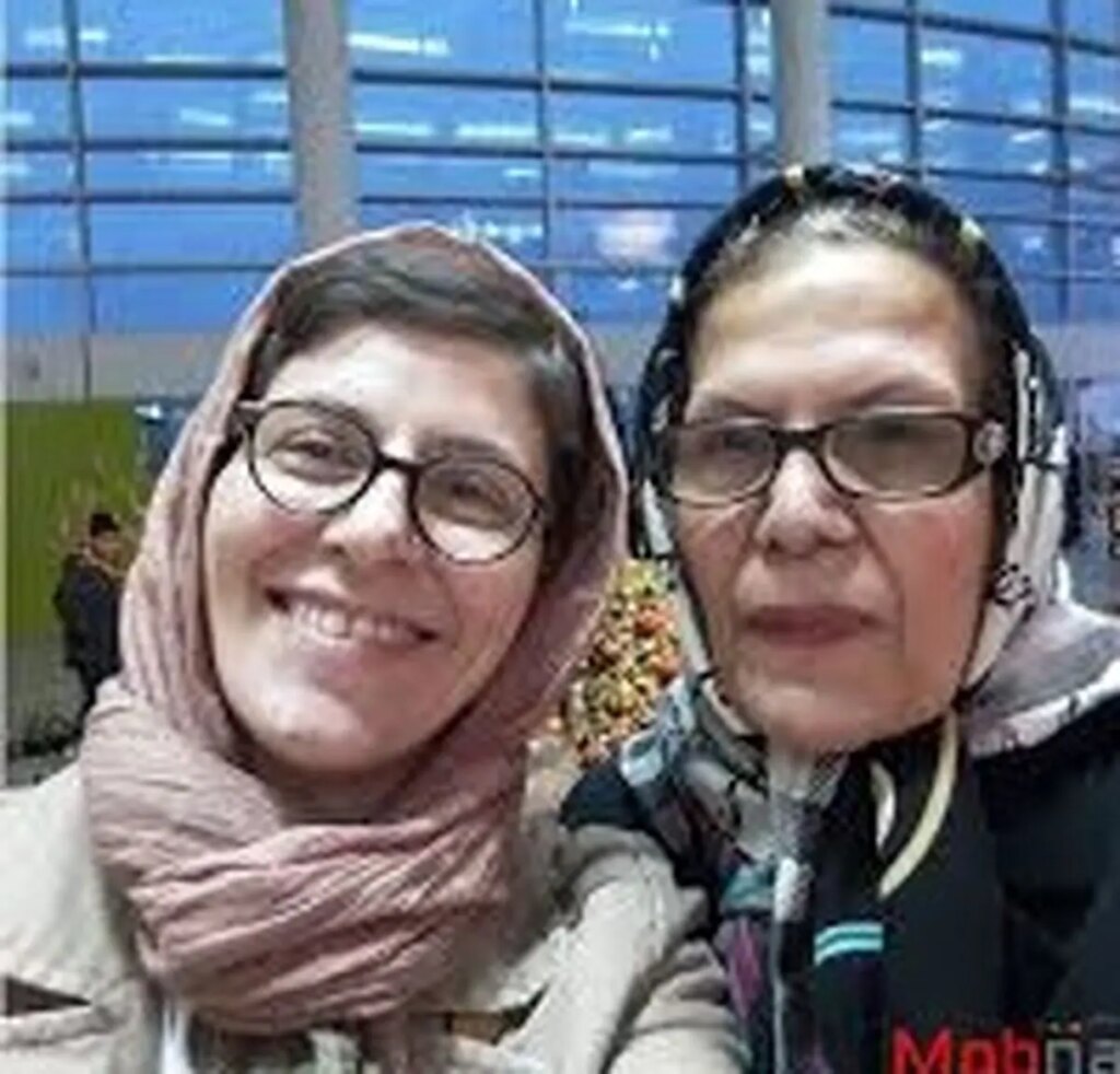 جلسات دورهمی و قرآنی مادر فرهنگی سوسن پرور در اراک که قابل پخش نیست!/ ویدئو