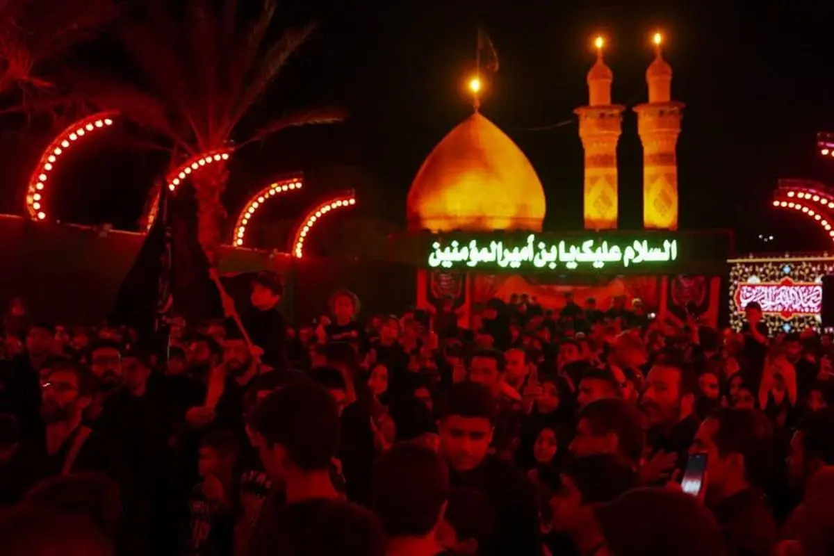 لحظه معنوی قرمز شدن چراغ ها در آغاز ماه محرم / فیلم