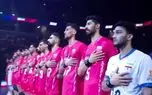 ملی‌پوشان والیبال ایران با مچ بند مشکی مقابل آمریکا