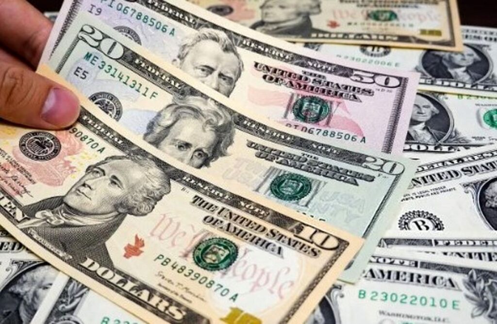 افزایش سه هزار تومانی قیمت دلار آزاد آیا دلار 170 هزار تومان می شود؟