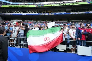 فوتبال ایران تحت تاثیر مسائل خارج از زمین قرار گرفت
