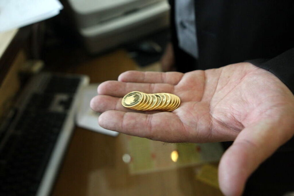 قیمت طلا و سکه روز جمعه 21 تیر 1405 طلای 18 عیار به 18 میلیون تومان رسید.