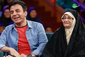 داریوش فرضیایی به  سوگ مادر نشست