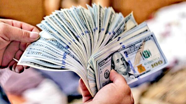 آغاز فروش 10 هزار دلار با کارت ملی در 5 بانک